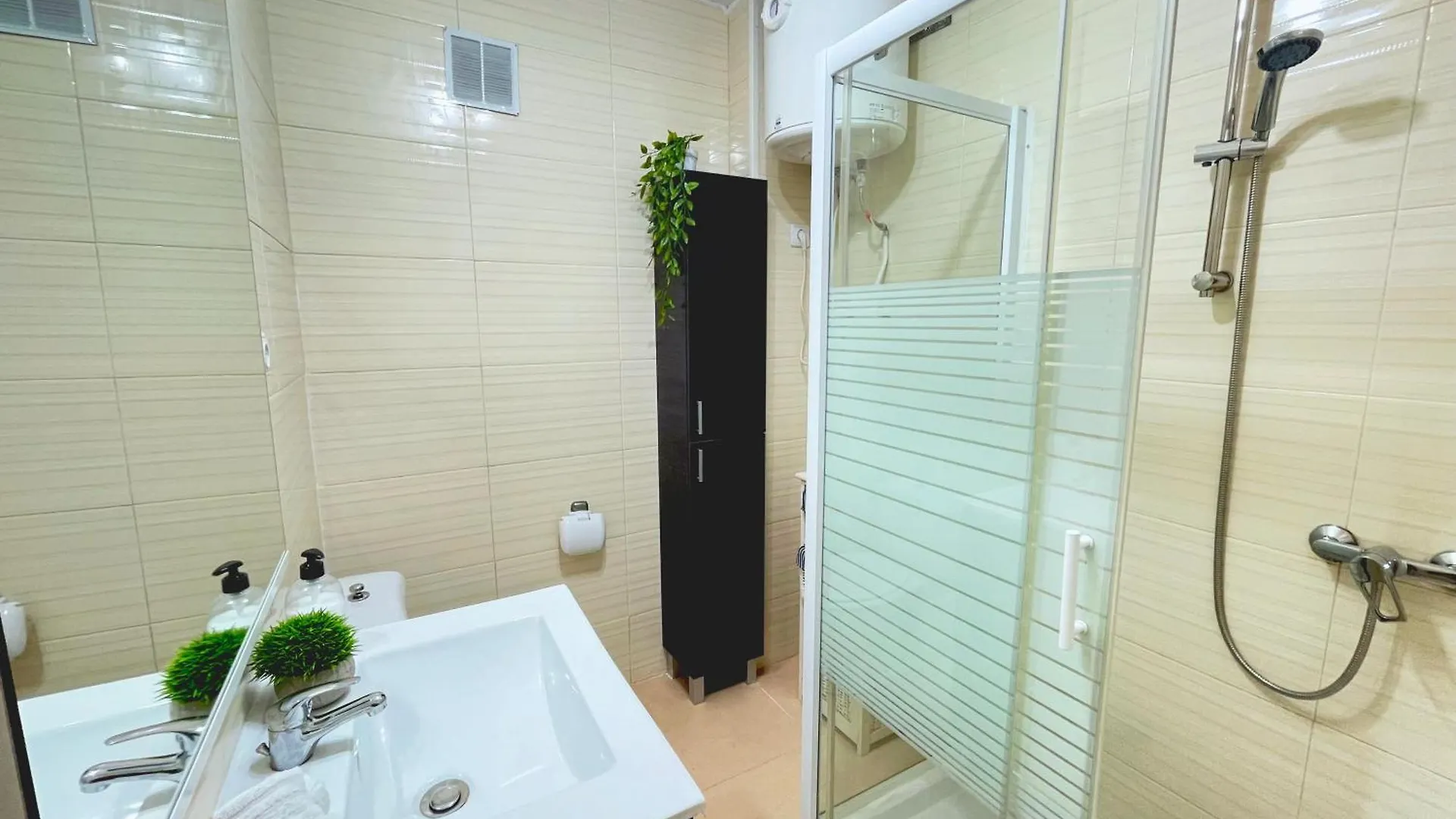 Sterling & Fair - Seaside La Pineda Apartment 0*,  Spain