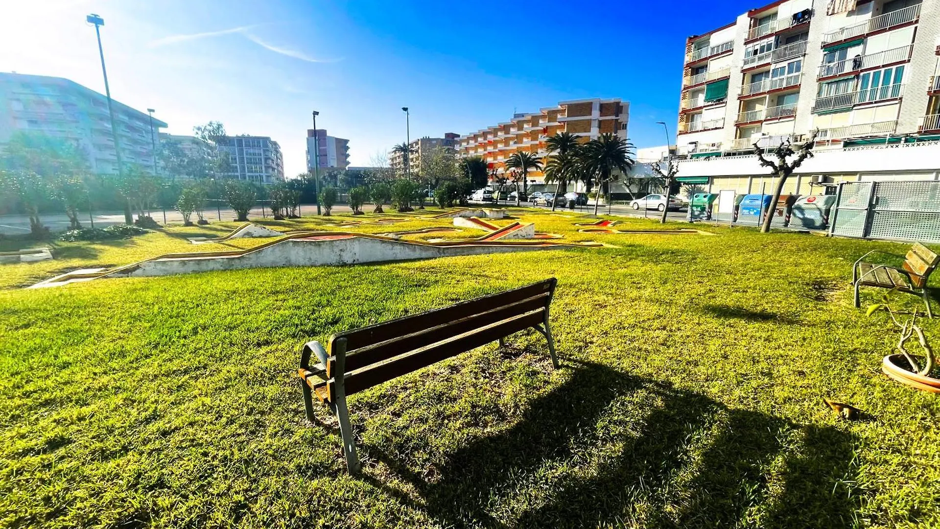Sterling & Fair - Seaside La Pineda Apartment
