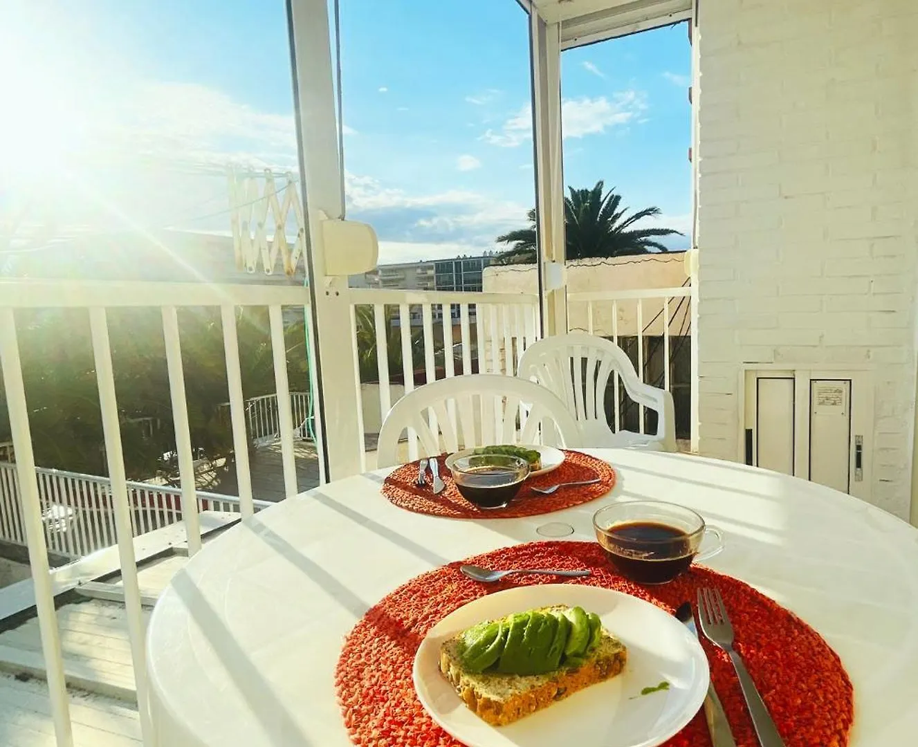 Sterling & Fair - Seaside La Pineda Apartment